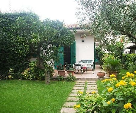 Villa Scimmia Scauri  Exterior photo
